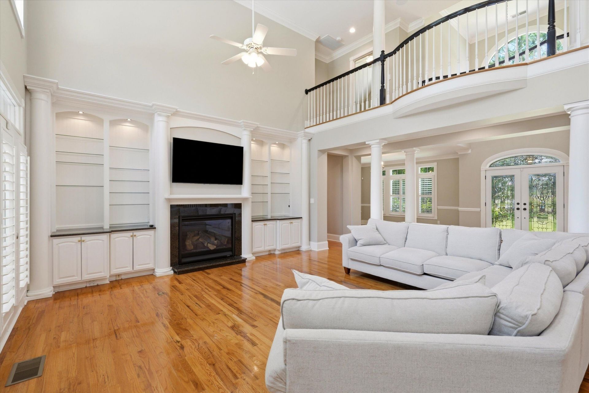 3065 Pignatelli Crescent Photo 20