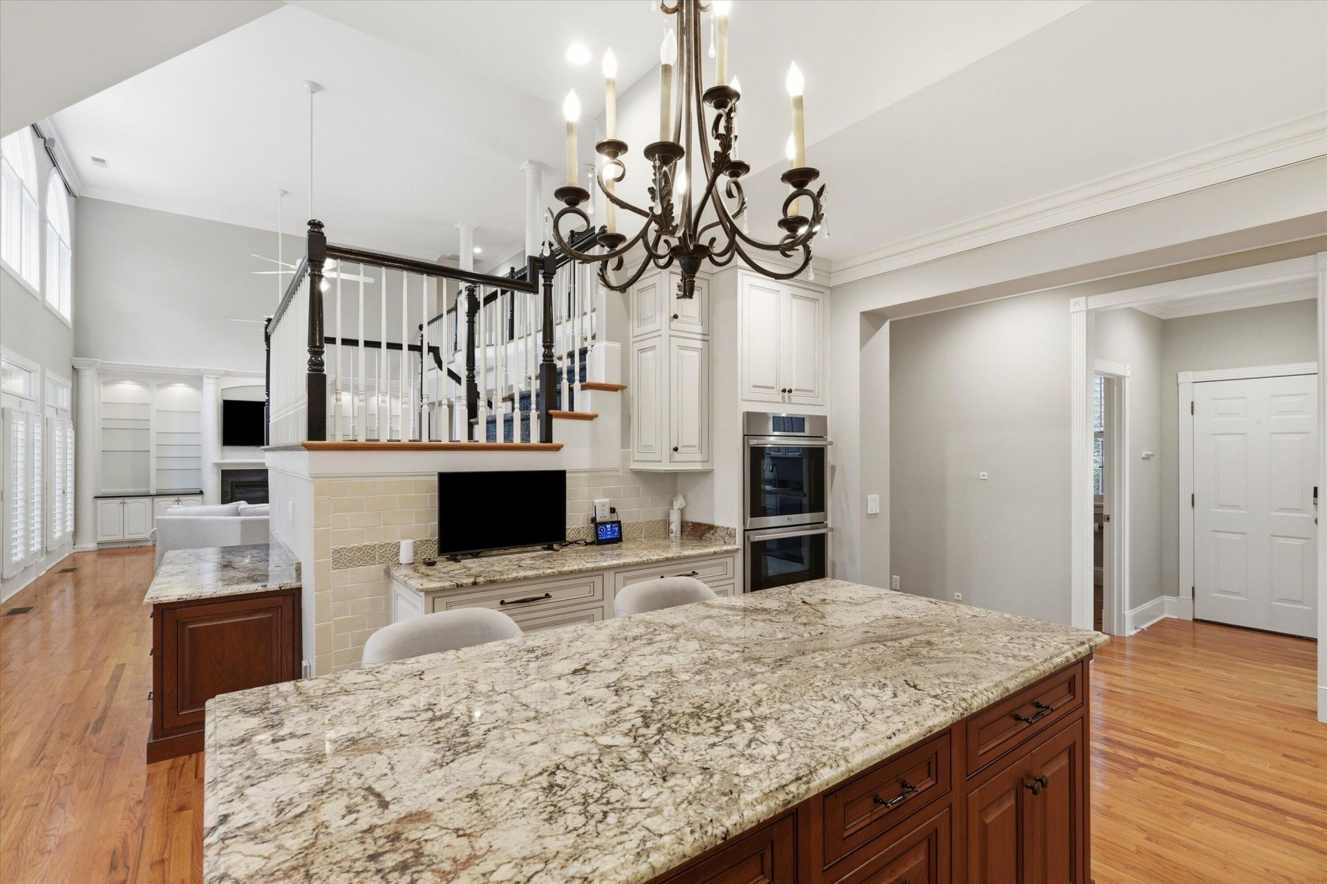 3065 Pignatelli Crescent Photo 23