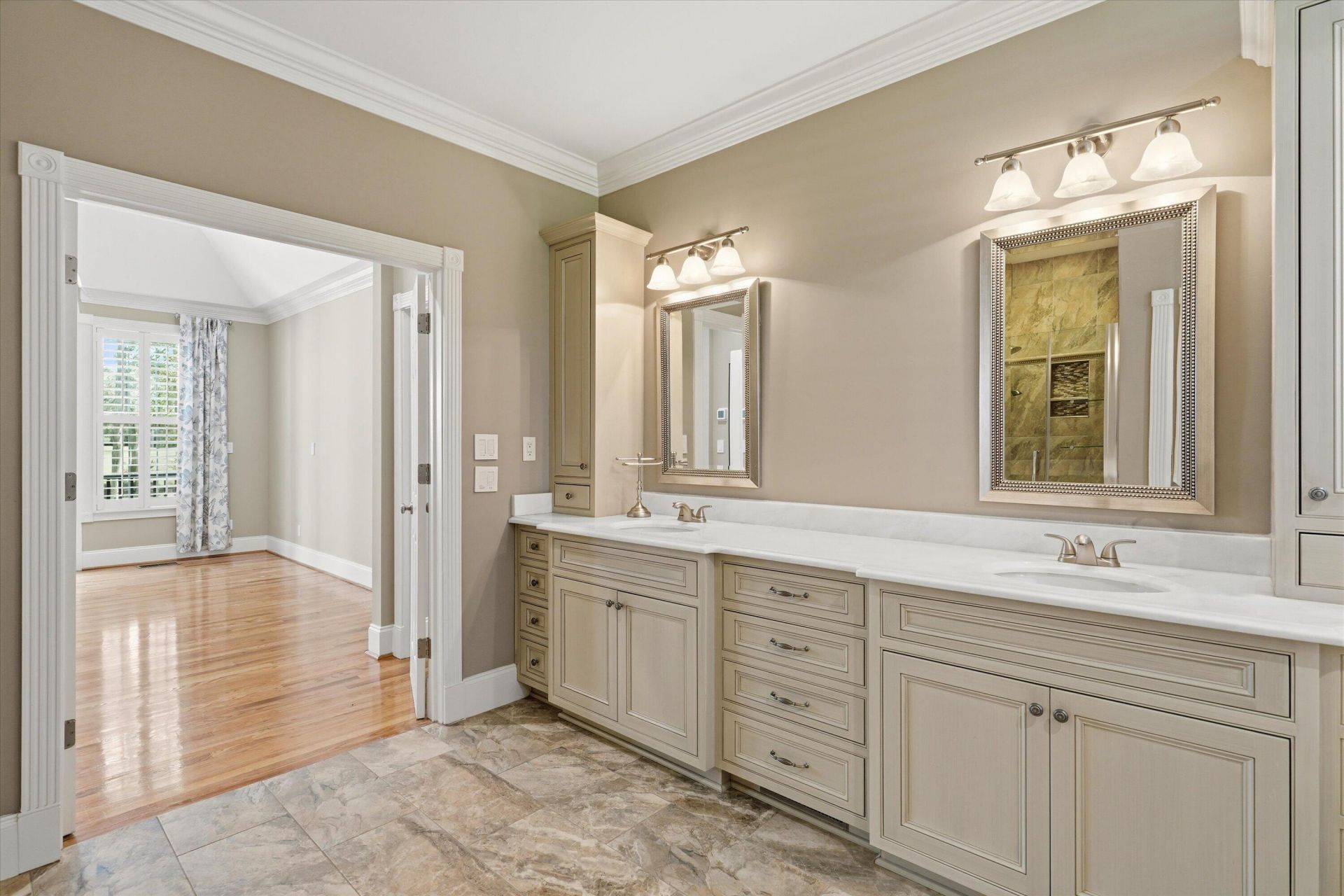 3065 Pignatelli Crescent Photo 32