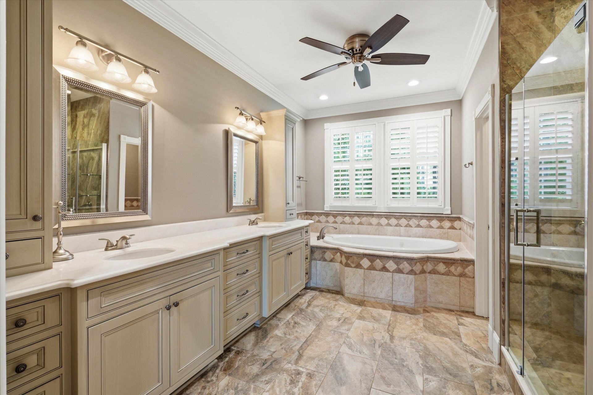 3065 Pignatelli Crescent Photo 33