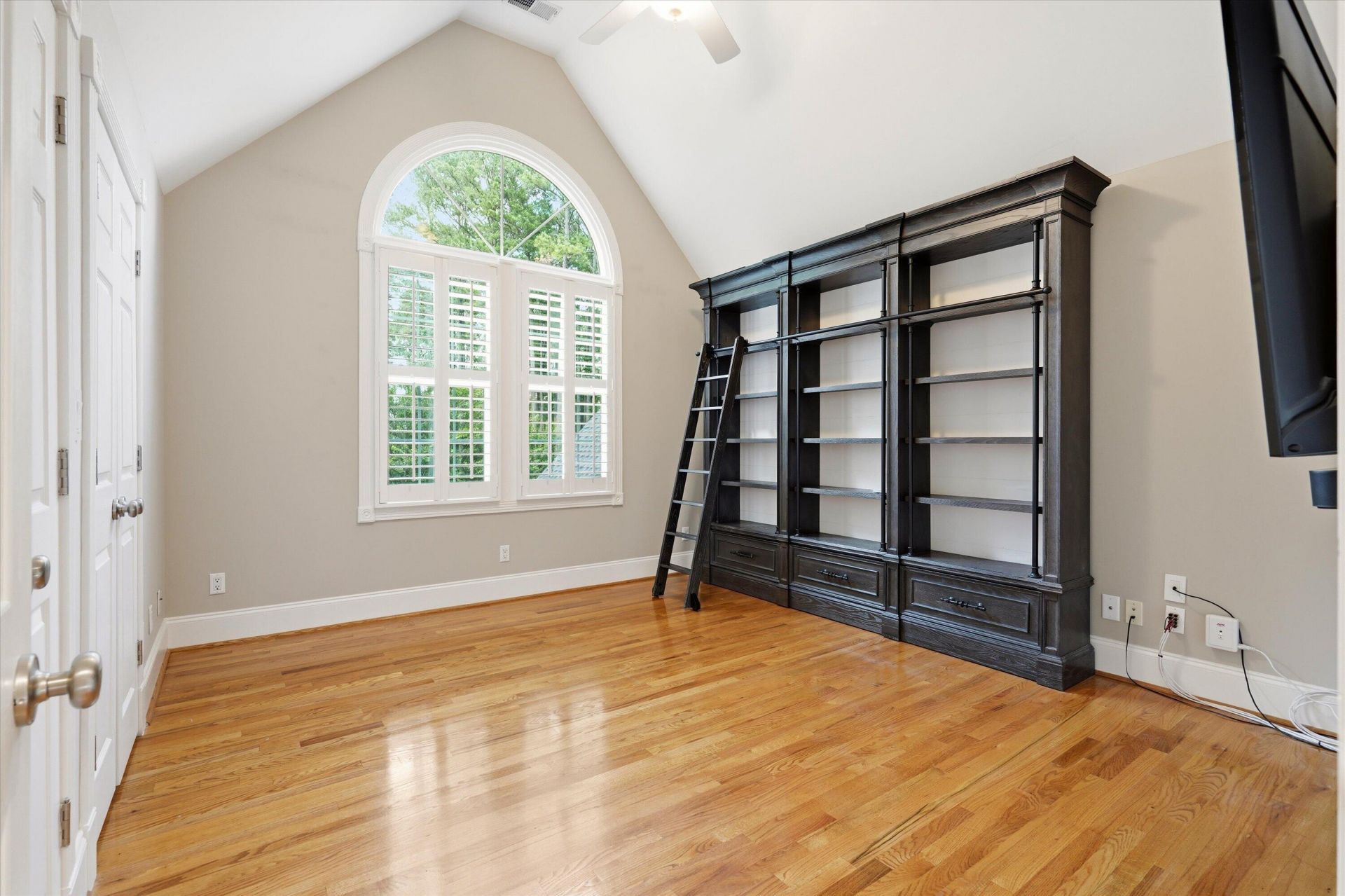 3065 Pignatelli Crescent Photo 41