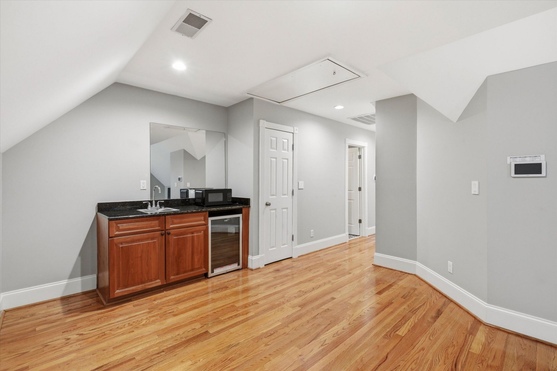 3065 Pignatelli Crescent Photo 48