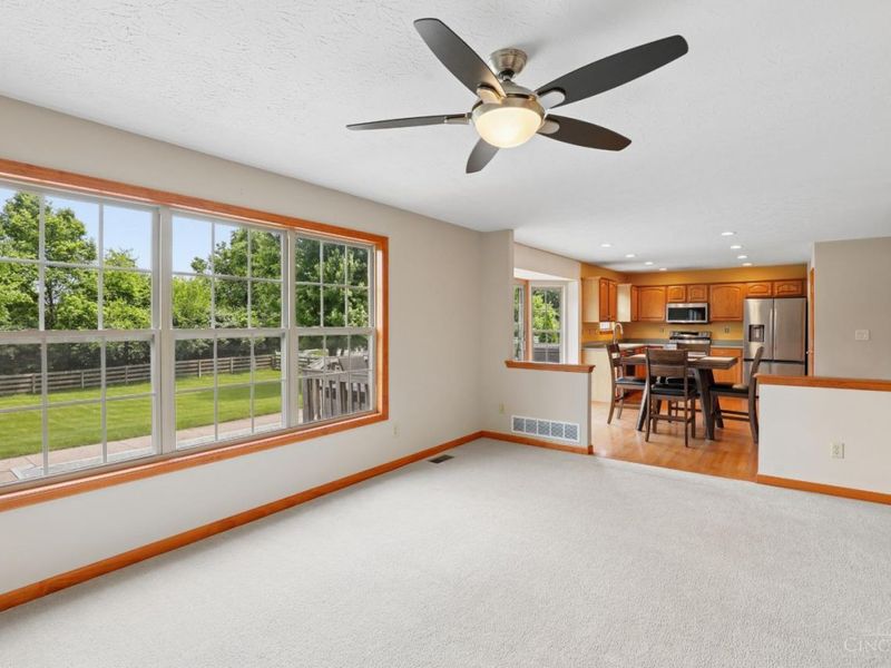8046 Logan Ridge Drive, West Chester, OH 45069 Photo 12
