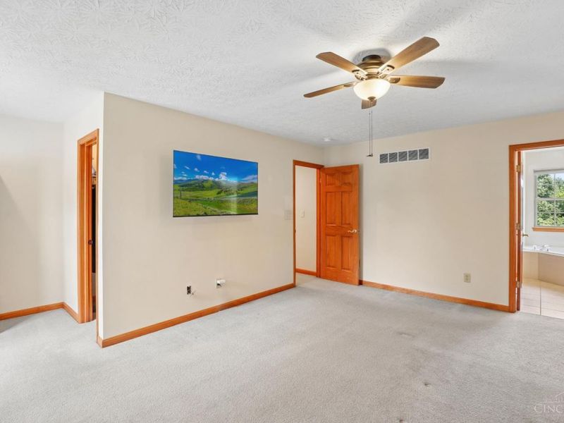 8046 Logan Ridge Drive, West Chester, OH 45069 Photo 21