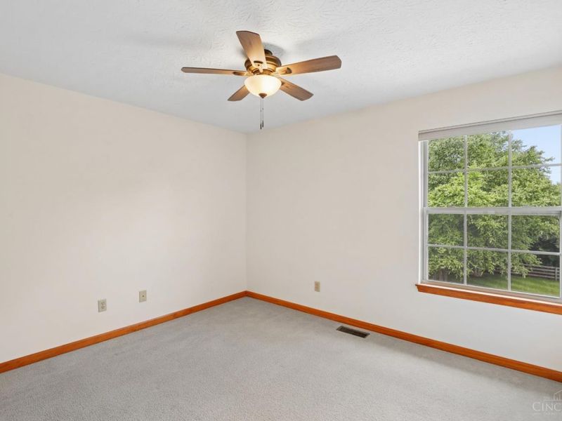 8046 Logan Ridge Drive, West Chester, OH 45069 Photo 27