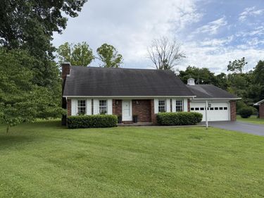 168 Geneva Avenue, Irvine, KY 40336