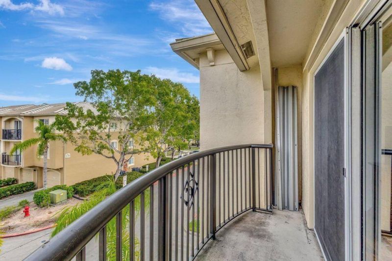 1400 S Crestwood Court S, Unit 1407, Royal Palm Beach, FL 33411 Photo