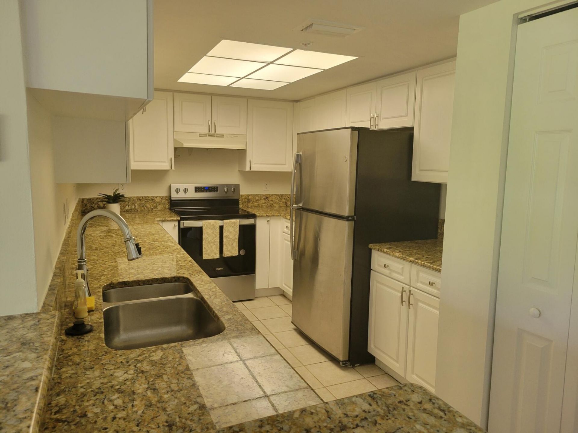 1400 S Crestwood Court S, Unit 1407, Royal Palm Beach, FL 33411 Photo