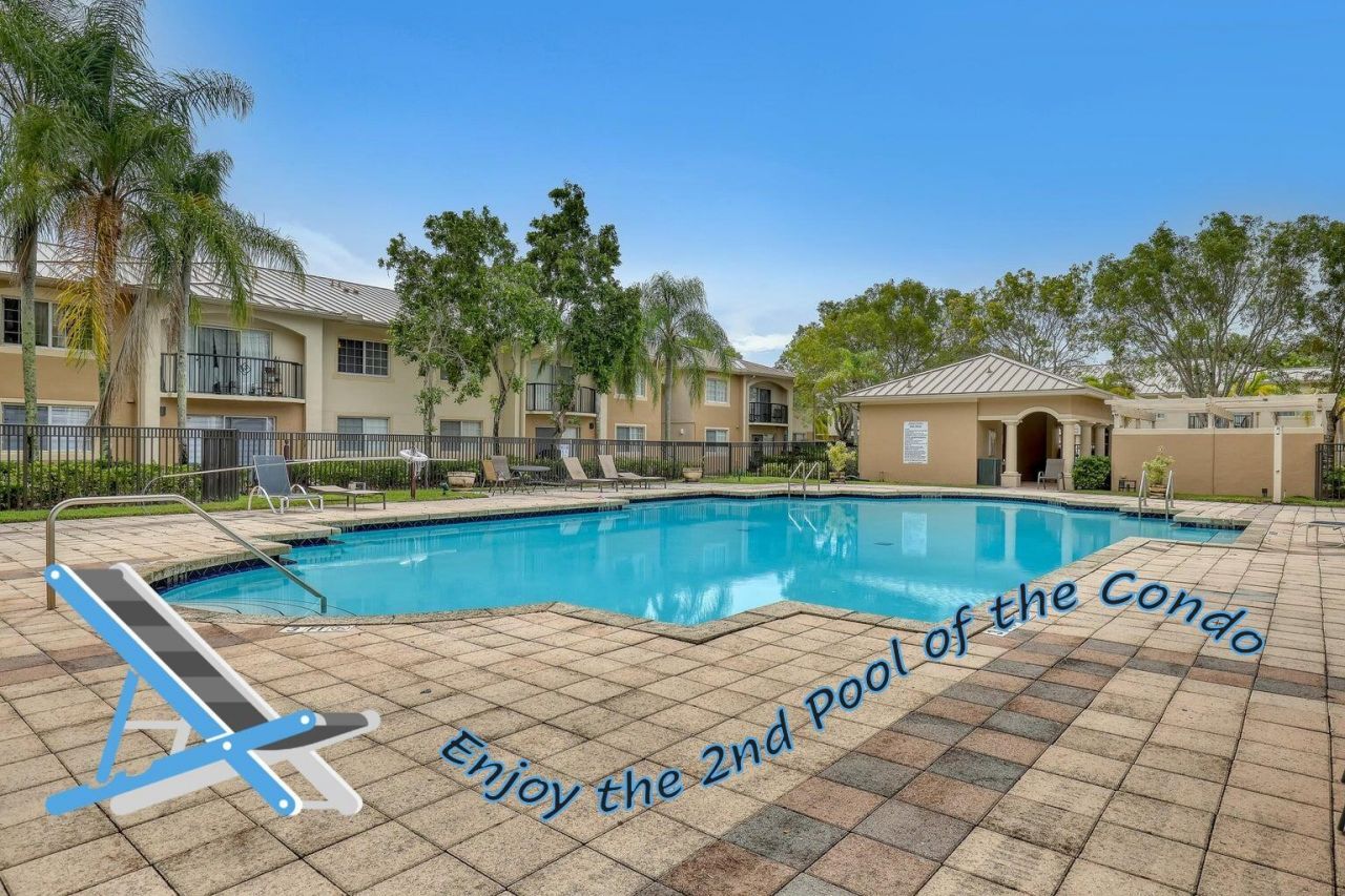 1400 S Crestwood Court S, Unit 1407, Royal Palm Beach, FL 33411 Photo