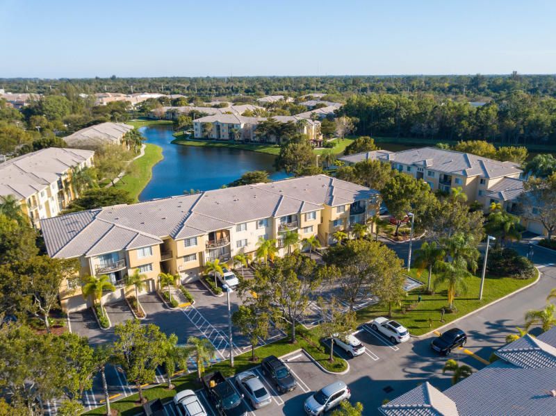 1400 S Crestwood Court S, Unit 1407, Royal Palm Beach, FL 33411 Photo