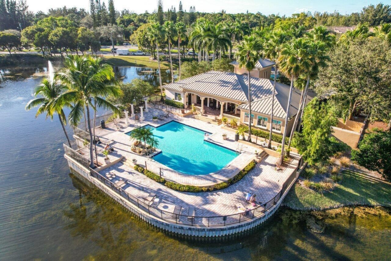 1400 S Crestwood Court S, Unit 1407, Royal Palm Beach, FL 33411 Photo