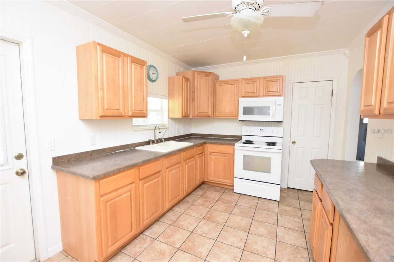 928 E Valencia Street , Lakeland, FL 33805 Photo