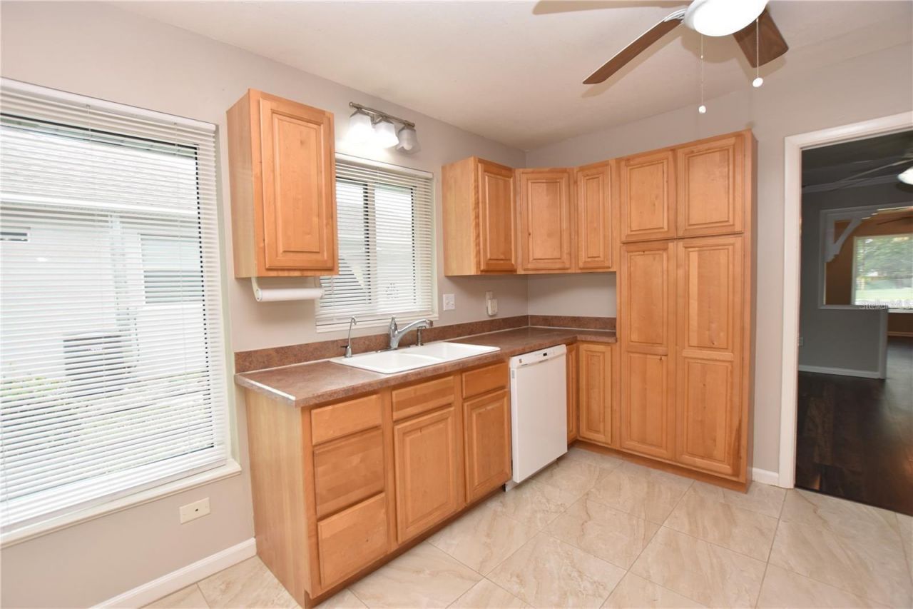 928 E Valencia Street , Lakeland, FL 33805 Photo