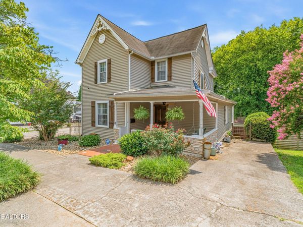 306 Kingston St, Lenoir City, TN 37771