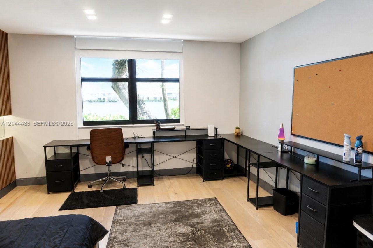 770 NE 199th St , Unit 107F, Miami, FL 33179 Photo