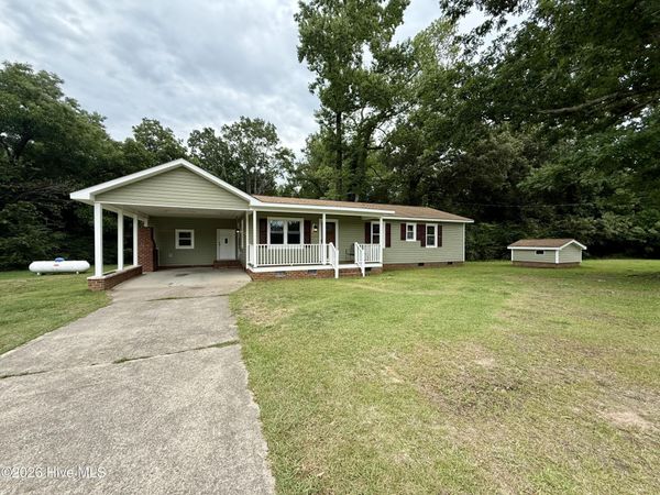 7543 Aycocks Crossing Road , Lucama, NC 27851