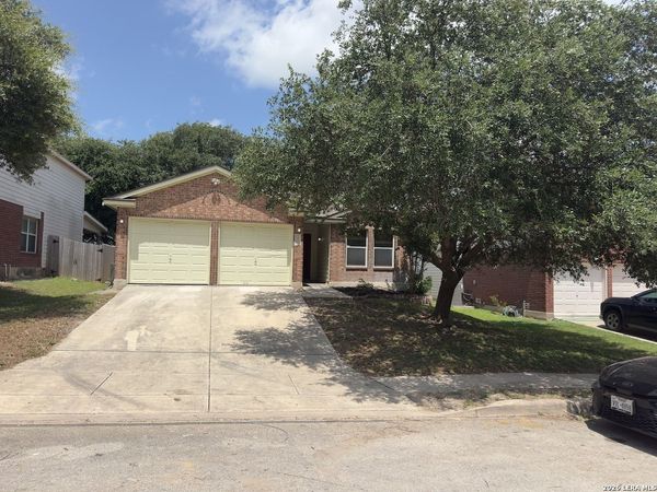 927 Rustling Cv, San Antonio, TX 78251