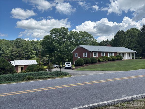 390 Airport Road , Taylorsville, NC 28681