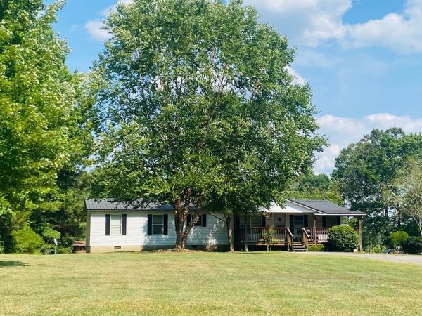 2537 Alton Road , Eagle Springs, NC 27242