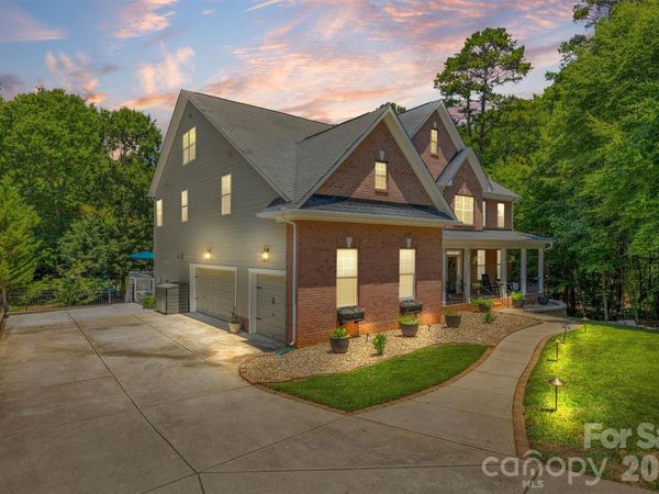 121 Isle Run Drive, Mooresville, NC 28117