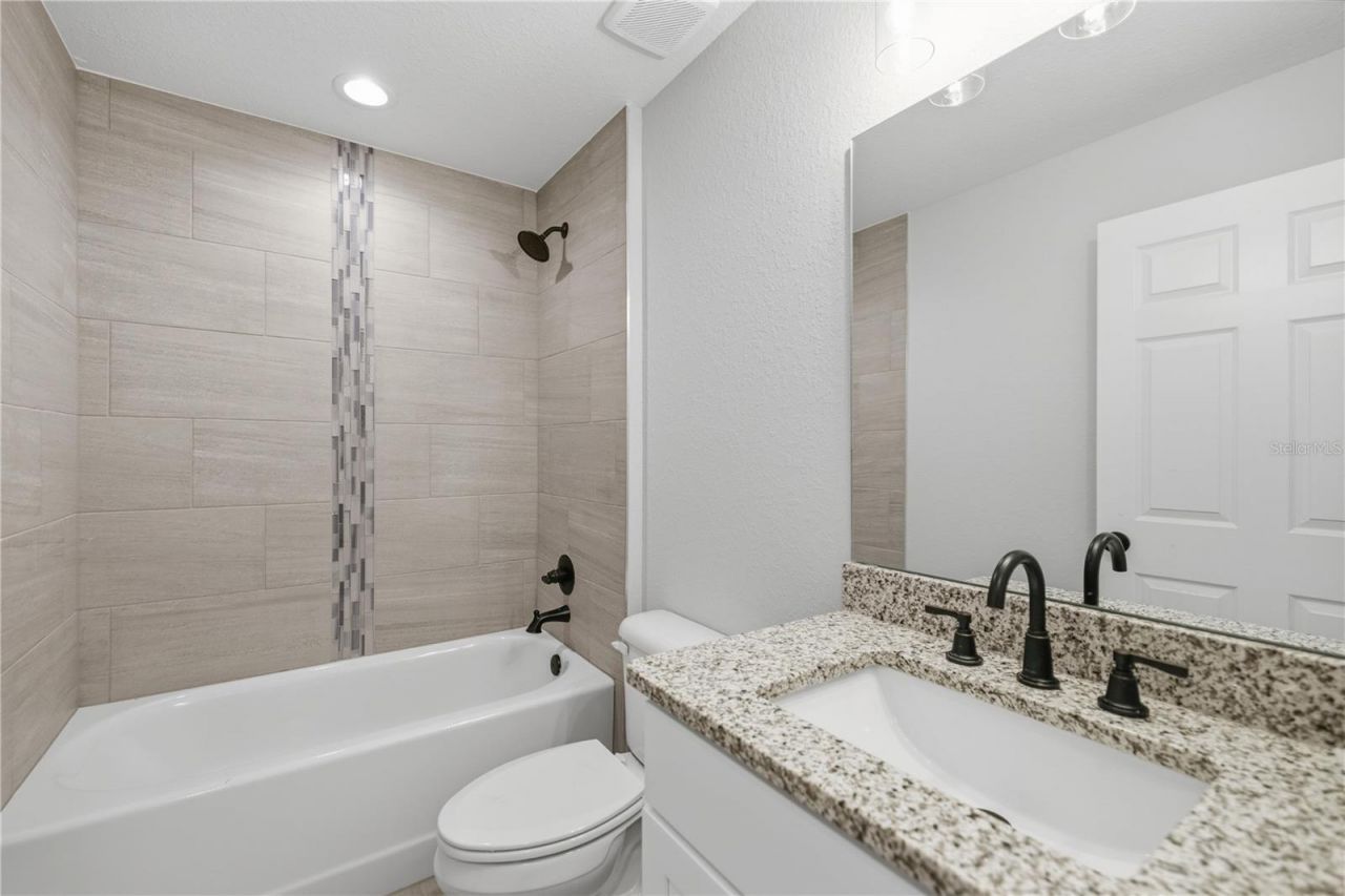 20 Locust Loop Circle, Ocala, FL 34472 Photo