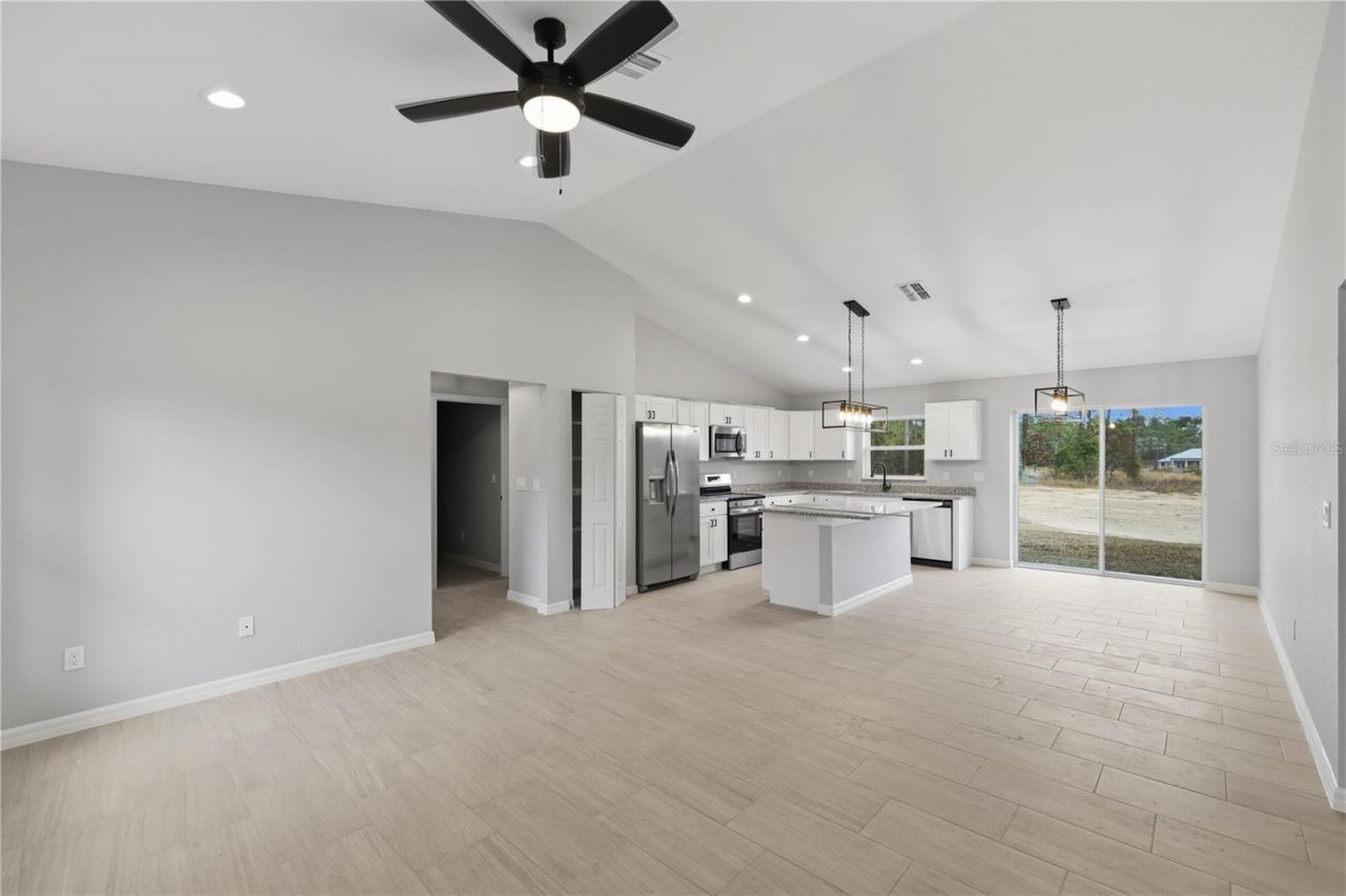 20 Locust Loop Circle, Ocala, FL 34472 Photo