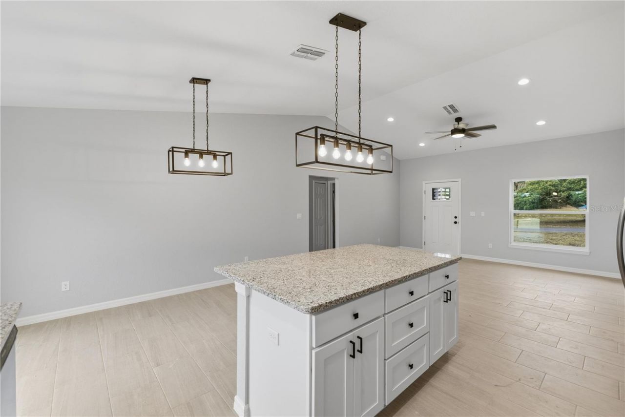 20 Locust Loop Circle, Ocala, FL 34472 Photo