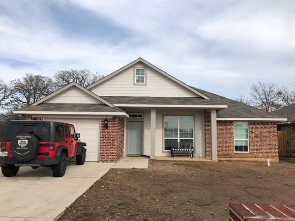 110 Tomahawk , Lacy Lakeview, TX 76705