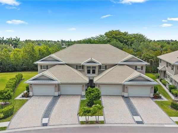 178 Indies DR E, Unit 201, NAPLES, FL 34114
