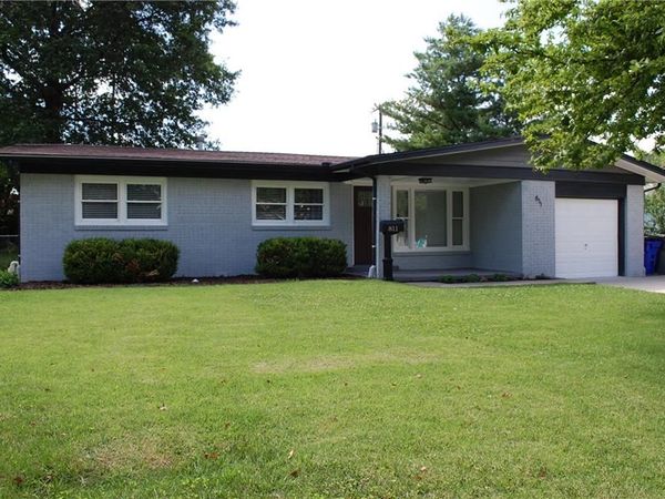 811 S Edgemere Drive, Olathe, KS 66061