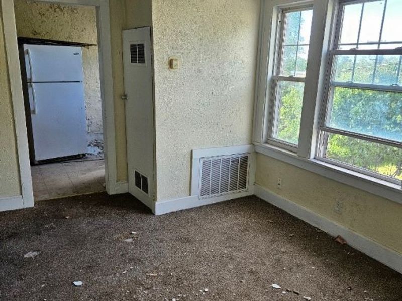 1832 Willowhurst Road, Cleveland, OH 44112 Photo 7