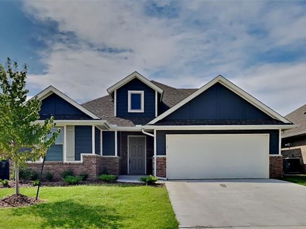9004 NW 127th Terrace, Yukon, OK 73099
