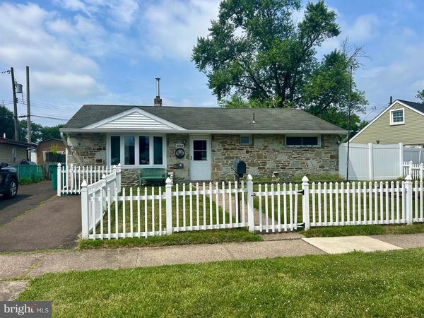 2513 LAUREL DRIVE , BRISTOL, PA 19007