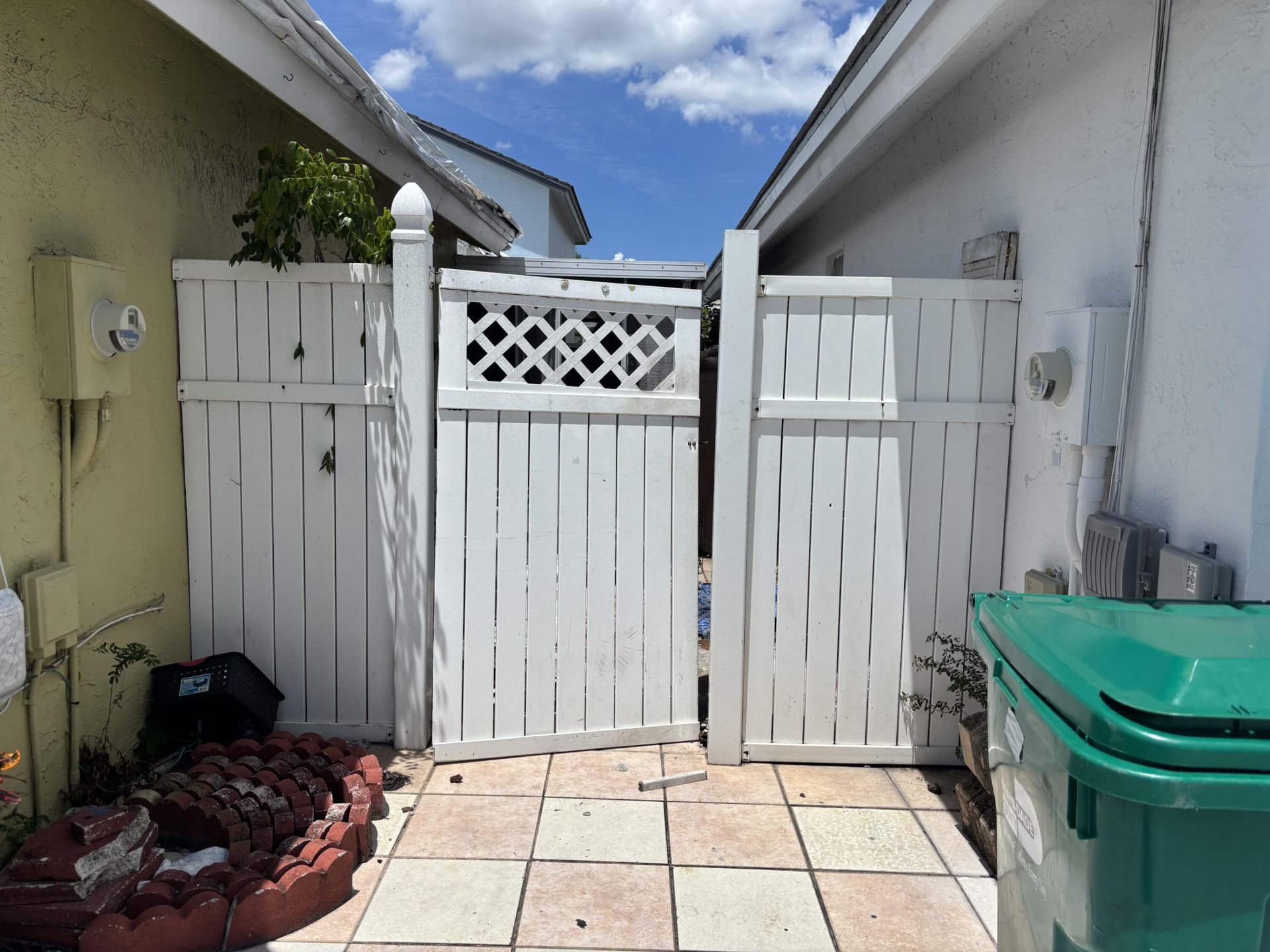 18476 NW 52nd Path, Miami Gardens, FL 33055 Photo