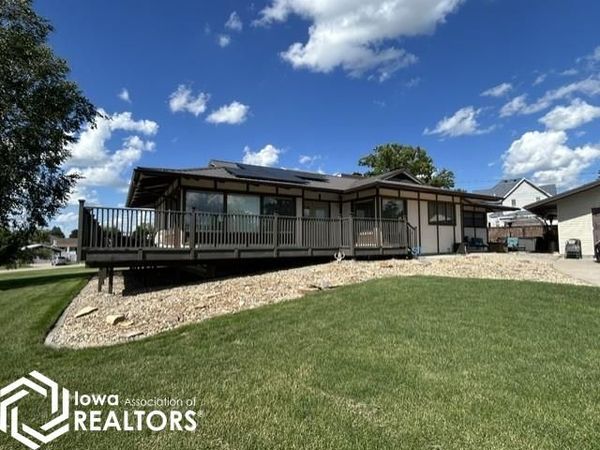 609 W 12Th Street, Tama, IA 52339