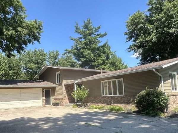 912 Country Lane Drive, Keosauqua, IA 52565