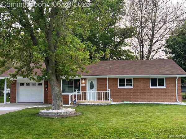 2966 Burlington Drive, Buena Vista Twp, MI 48601