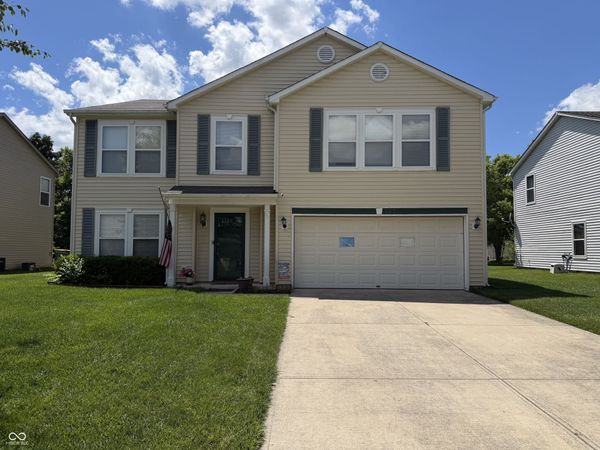 632 Runnymede Court , Greenfield, IN 46140