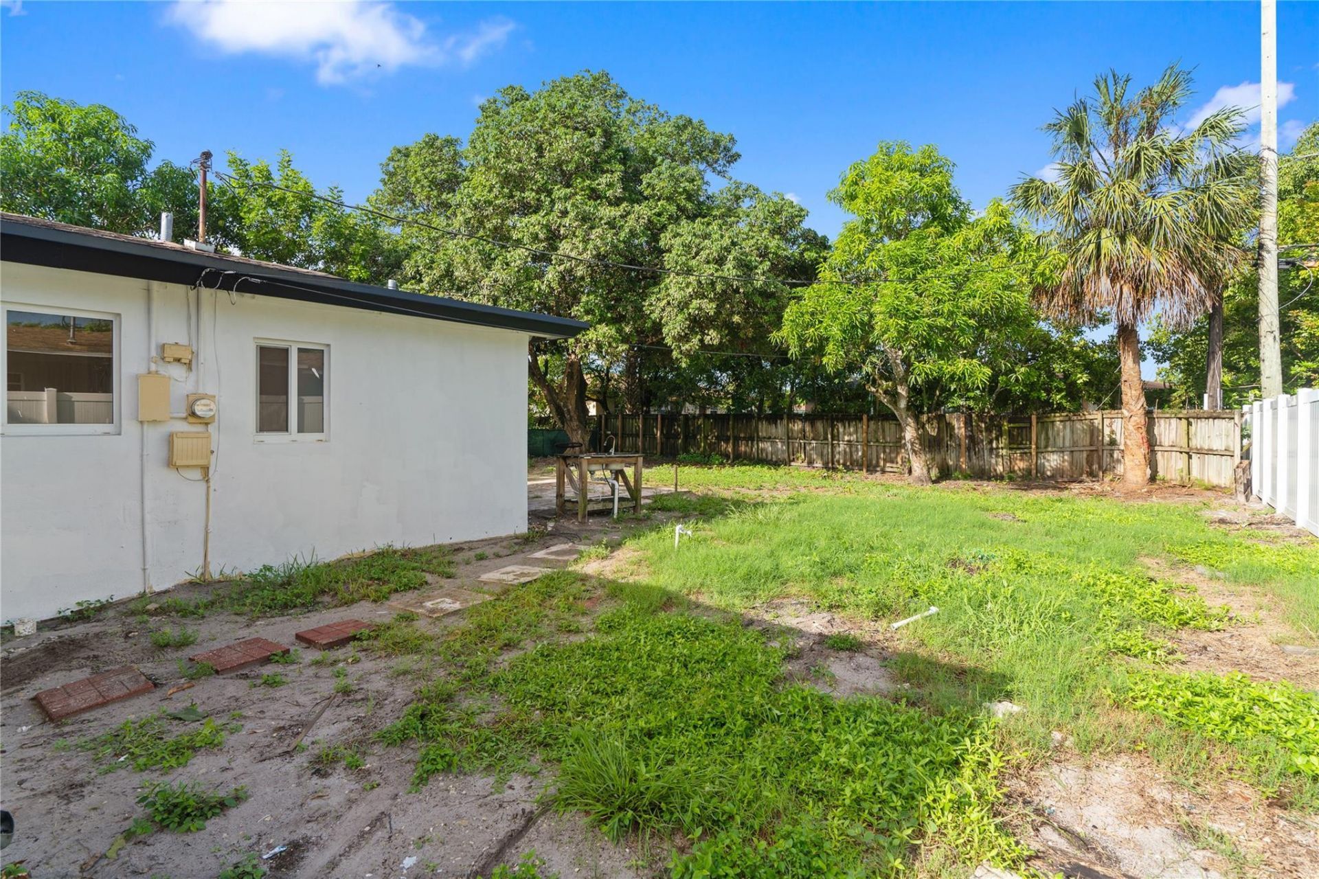 2001 NW 14th Avenue, Fort Lauderdale, FL 33311 Photo