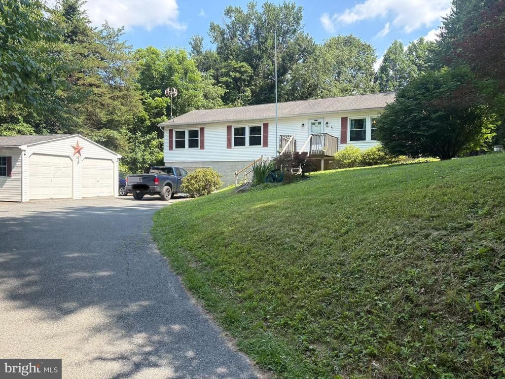 964 AUBEL ROAD, DELTA, PA 17314