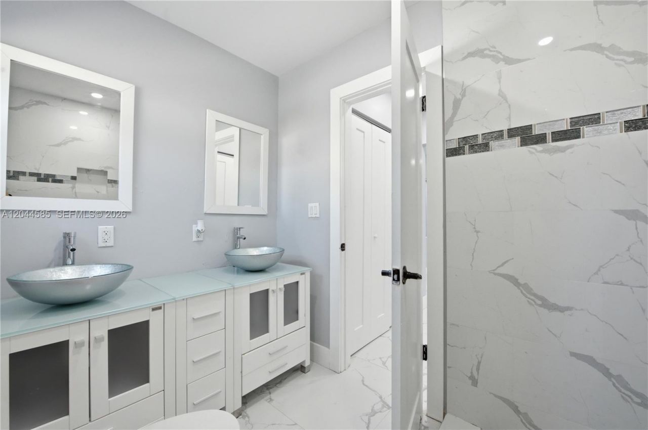 12475 NW 10th Ave, North Miami, FL 33168 Photo