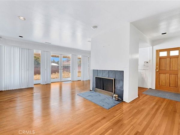 6812 E La Marimba, Long Beach, CA 90815