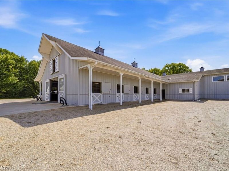3126 Mennonite Road, Mantua, OH 44255 Photo 4