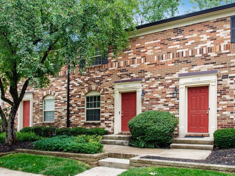 2564 Shore Line Lane, Columbus, OH 43221 Photo 1