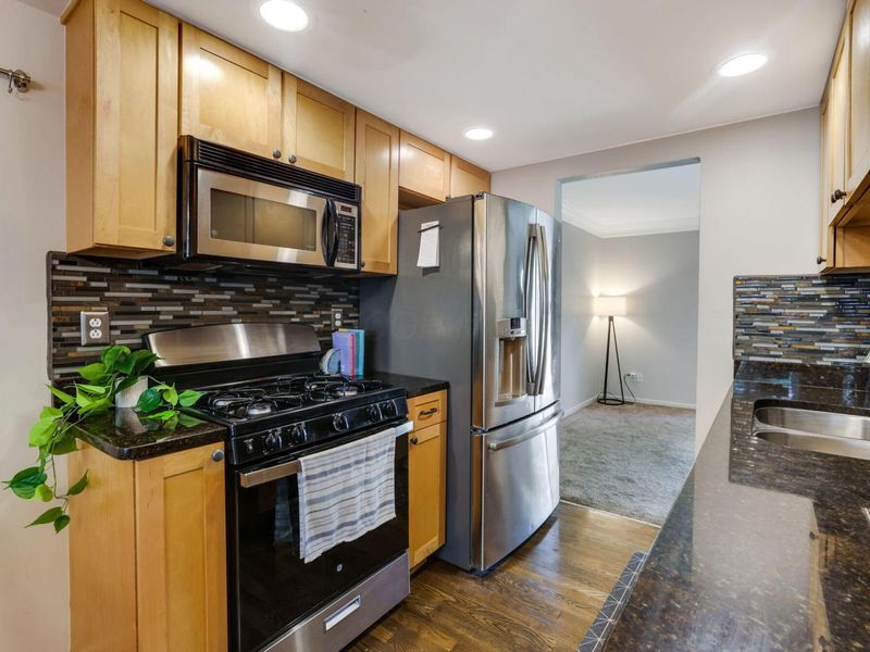 2564 Shore Line Lane, Columbus, OH 43221 Photo 11