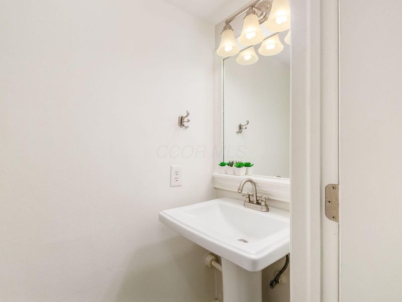 2564 Shore Line Lane, Columbus, OH 43221 Photo 15