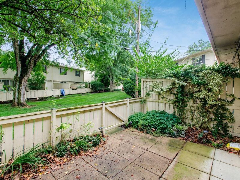 2564 Shore Line Lane, Columbus, OH 43221 Photo 28