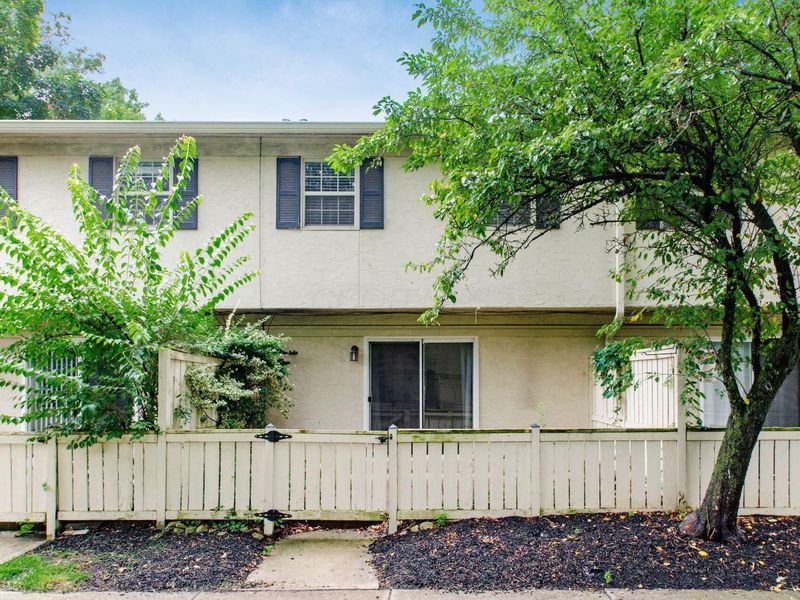 2564 Shore Line Lane, Columbus, OH 43221 Photo 32