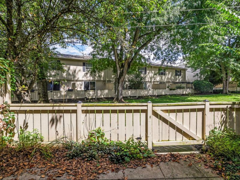 2564 Shore Line Lane, Columbus, OH 43221 Photo 38