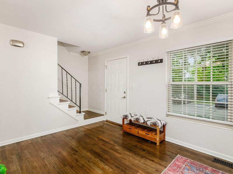 2564 Shore Line Lane, Columbus, OH 43221 Photo 6